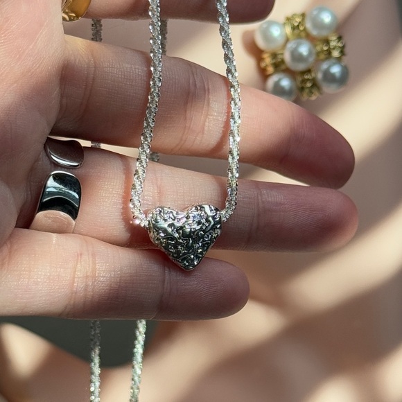 🤍 Elegant S925 Silver Heart Pendant Necklace 🤍 - Picture 5 of 10
